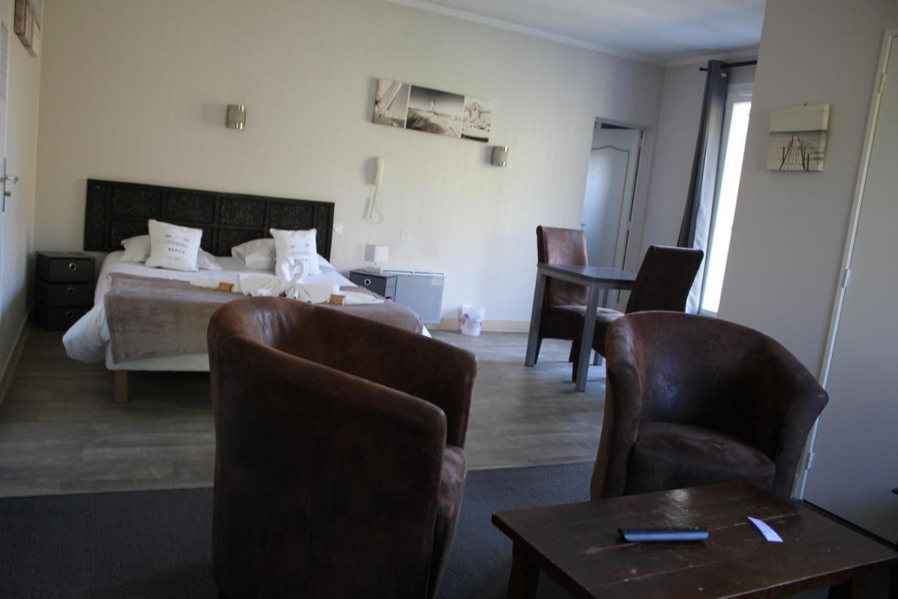 Hotel De La Beauronne Chancelade Bagian luar foto